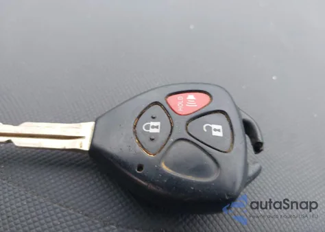 2009 Pontiac Vibe z USA, uszkodzony, nr VIN 5Y2SP67849Z464128